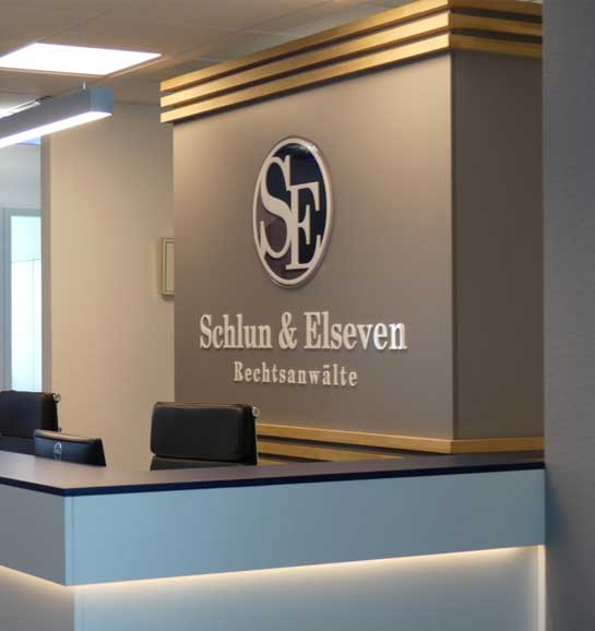 Why Hiring a Lawyer After a Crash is Crucial for Your Case